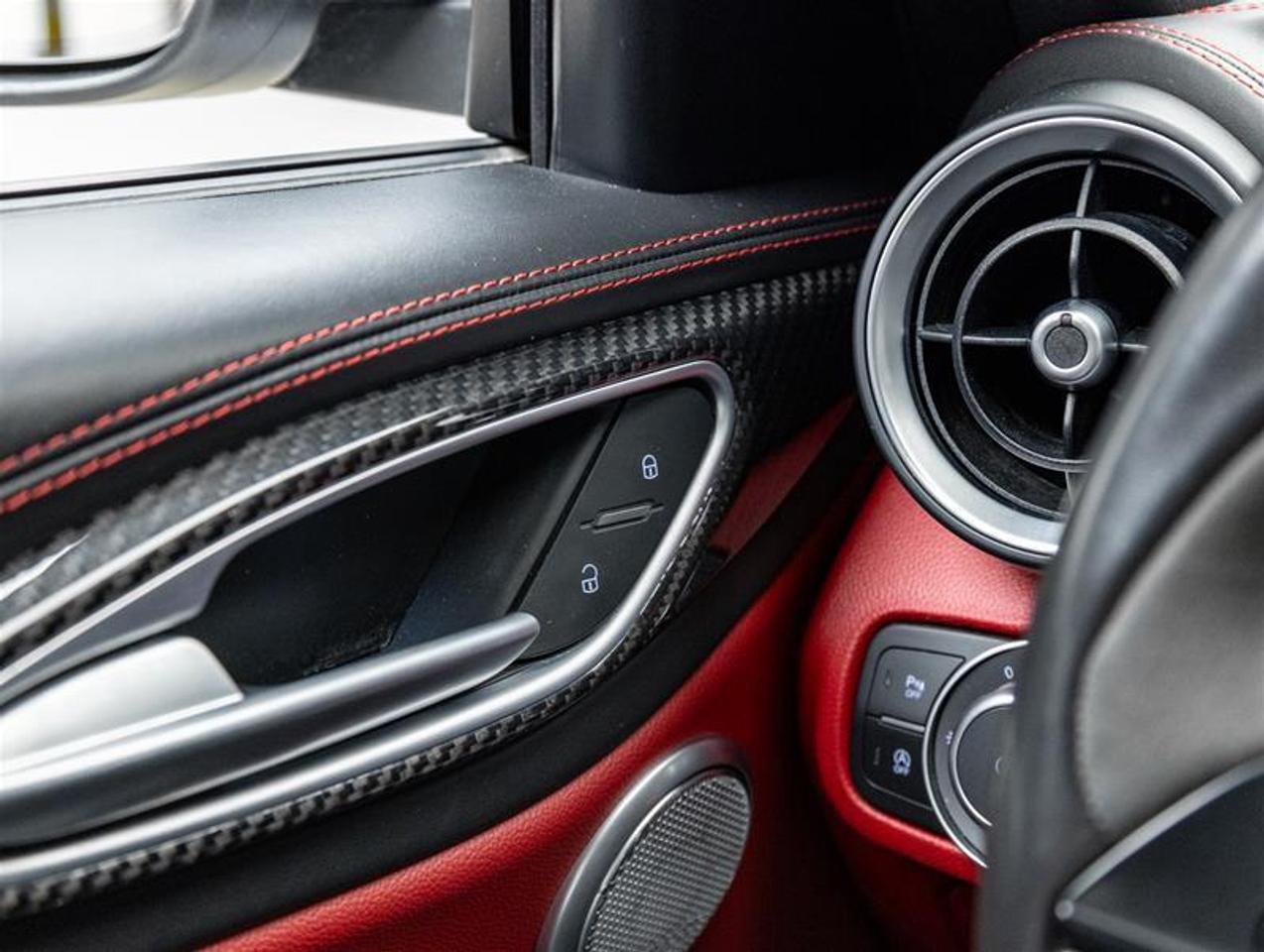 2017 Alfa Romeo Giulia  Photo
