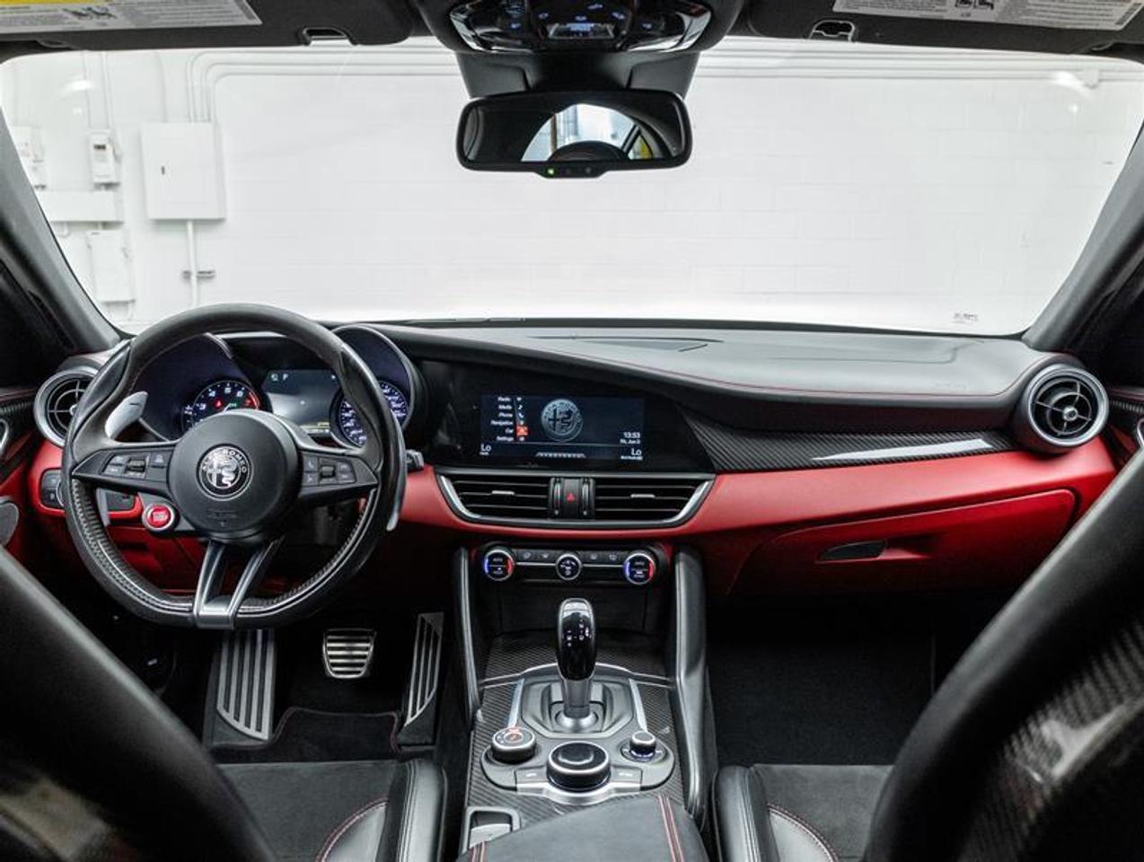 2017 Alfa Romeo Giulia  Photo