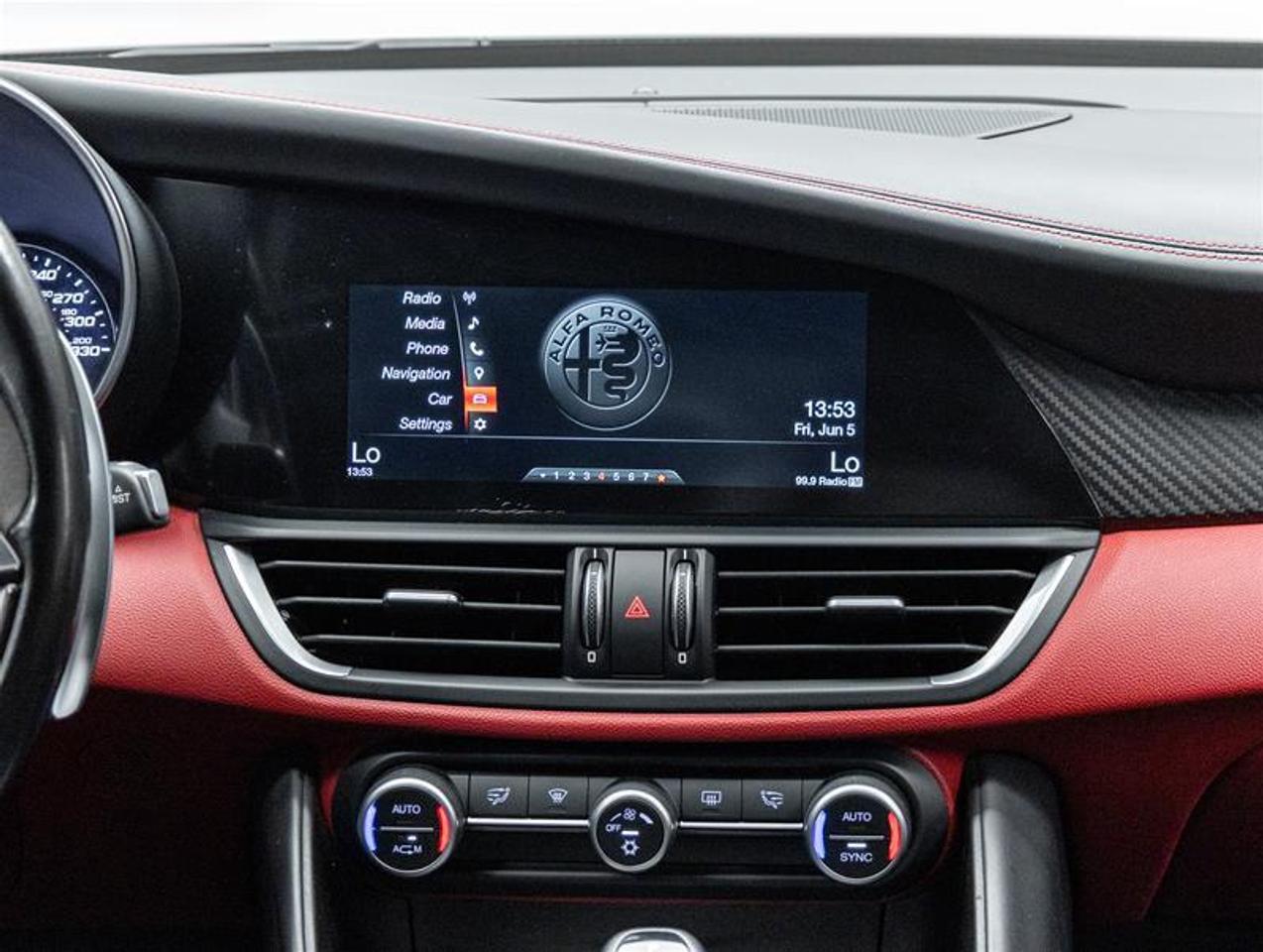 2017 Alfa Romeo Giulia  Photo