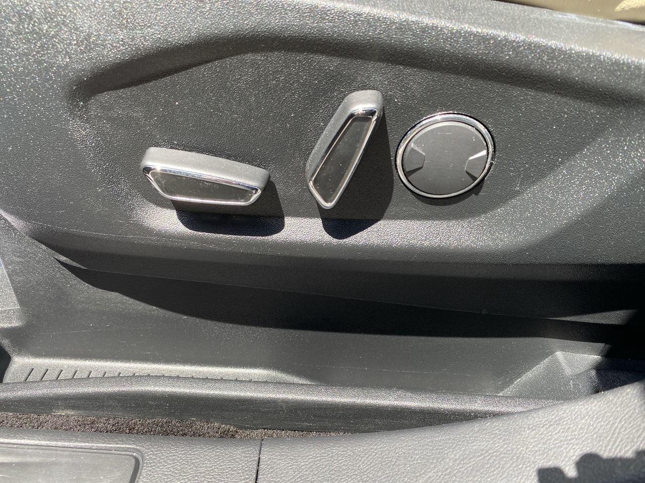 2018 Ford Edge SEL Photo