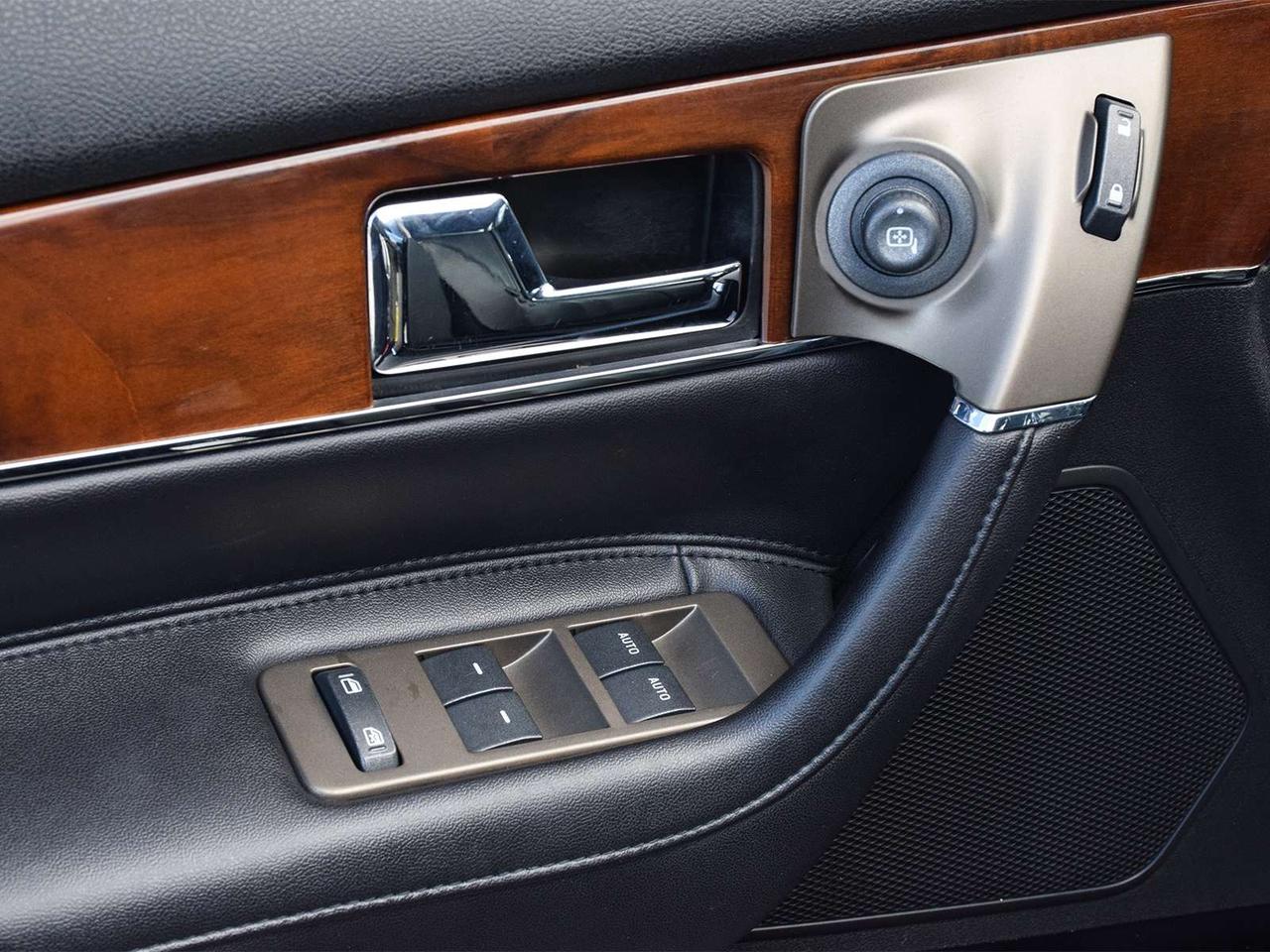 2012 Lincoln MKX AWD ~Heated/Cooled Leather ~Bluetooth ~Camera Photo