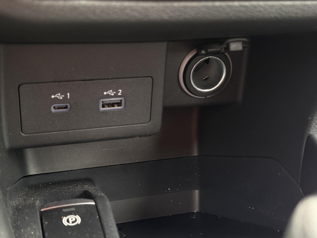 2024 Nissan Kicks SR   Premium Pkg.   Leather   Heated Seats Photo