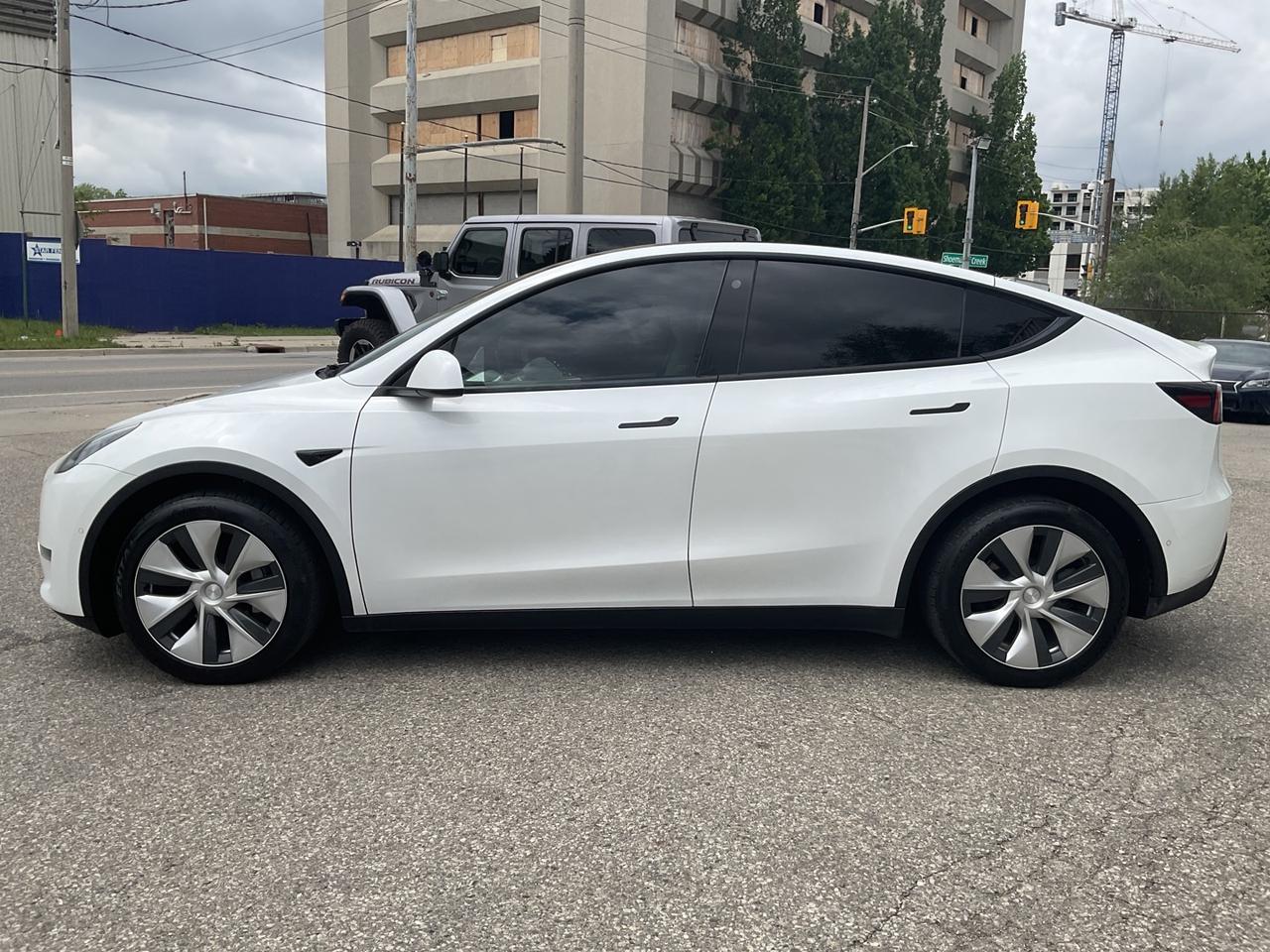 2021 Tesla Model Y Long Range - WHITE LEATHER! NA! CAMERAS! EV RATES! Photo