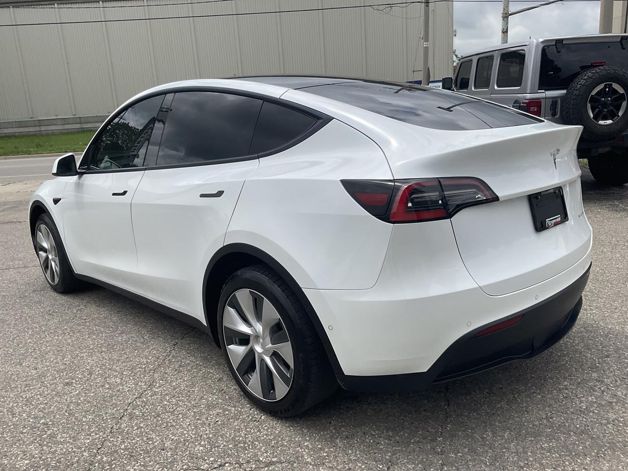 2021 Tesla Model Y Long Range - WHITE LEATHER! NA! CAMERAS! EV RATES! Photo