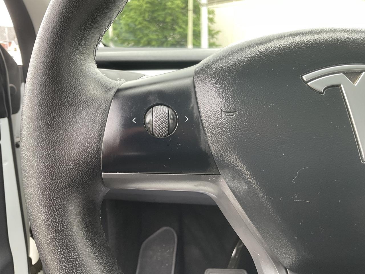 2021 Tesla Model Y Long Range - WHITE LEATHER! NA! CAMERAS! EV RATES! Photo