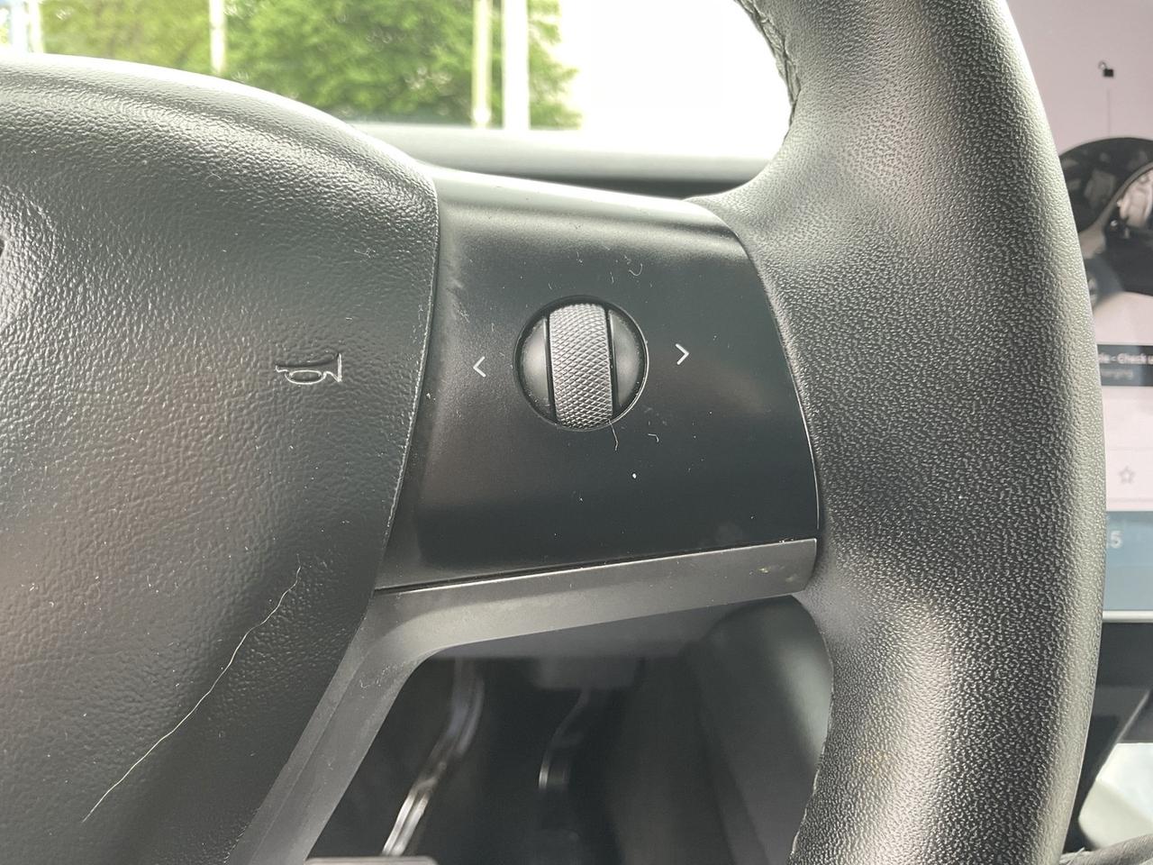 2021 Tesla Model Y Long Range - WHITE LEATHER! NA! CAMERAS! EV RATES! Photo