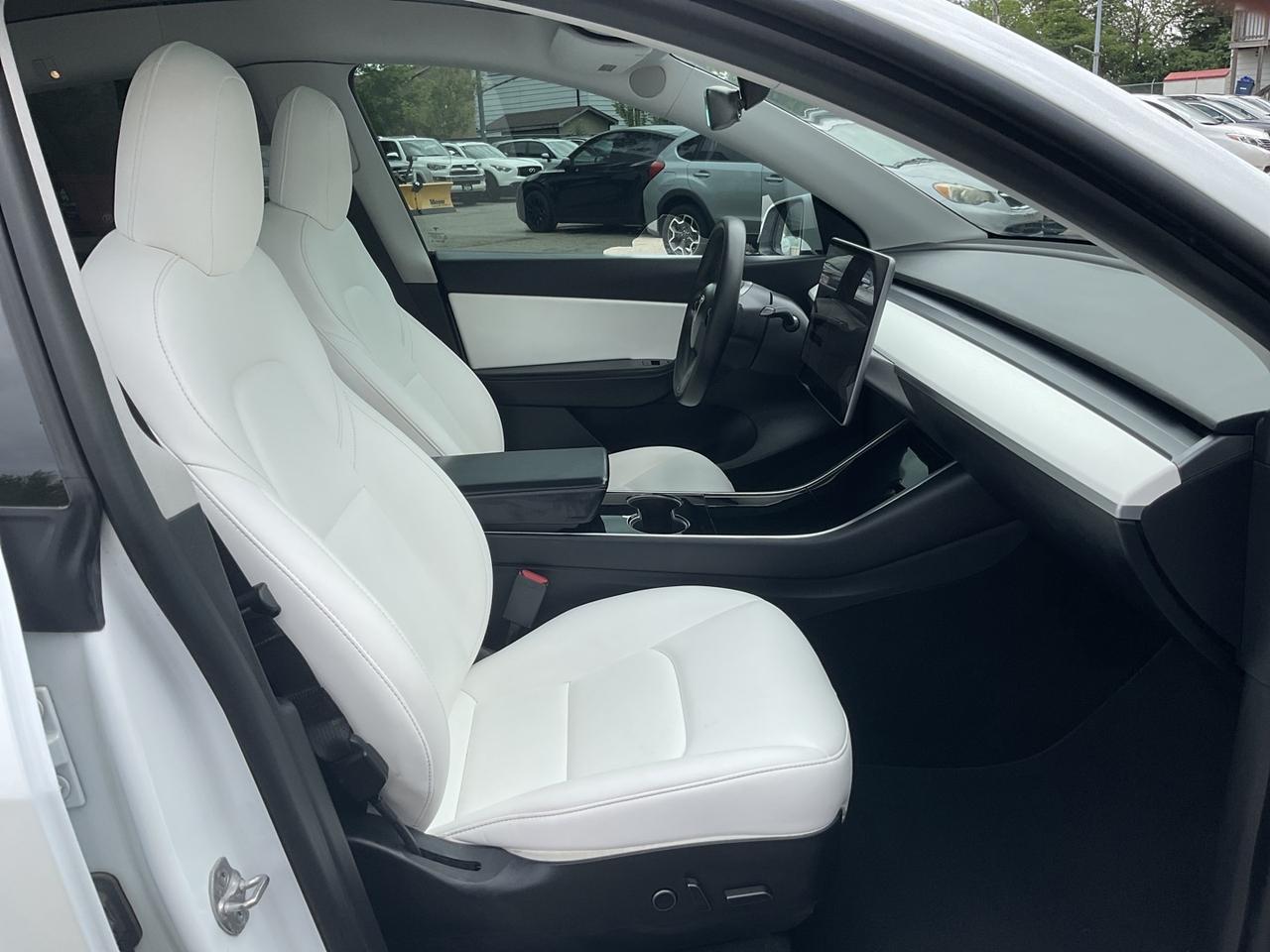 2021 Tesla Model Y Long Range - WHITE LEATHER! NA! CAMERAS! EV RATES! Photo