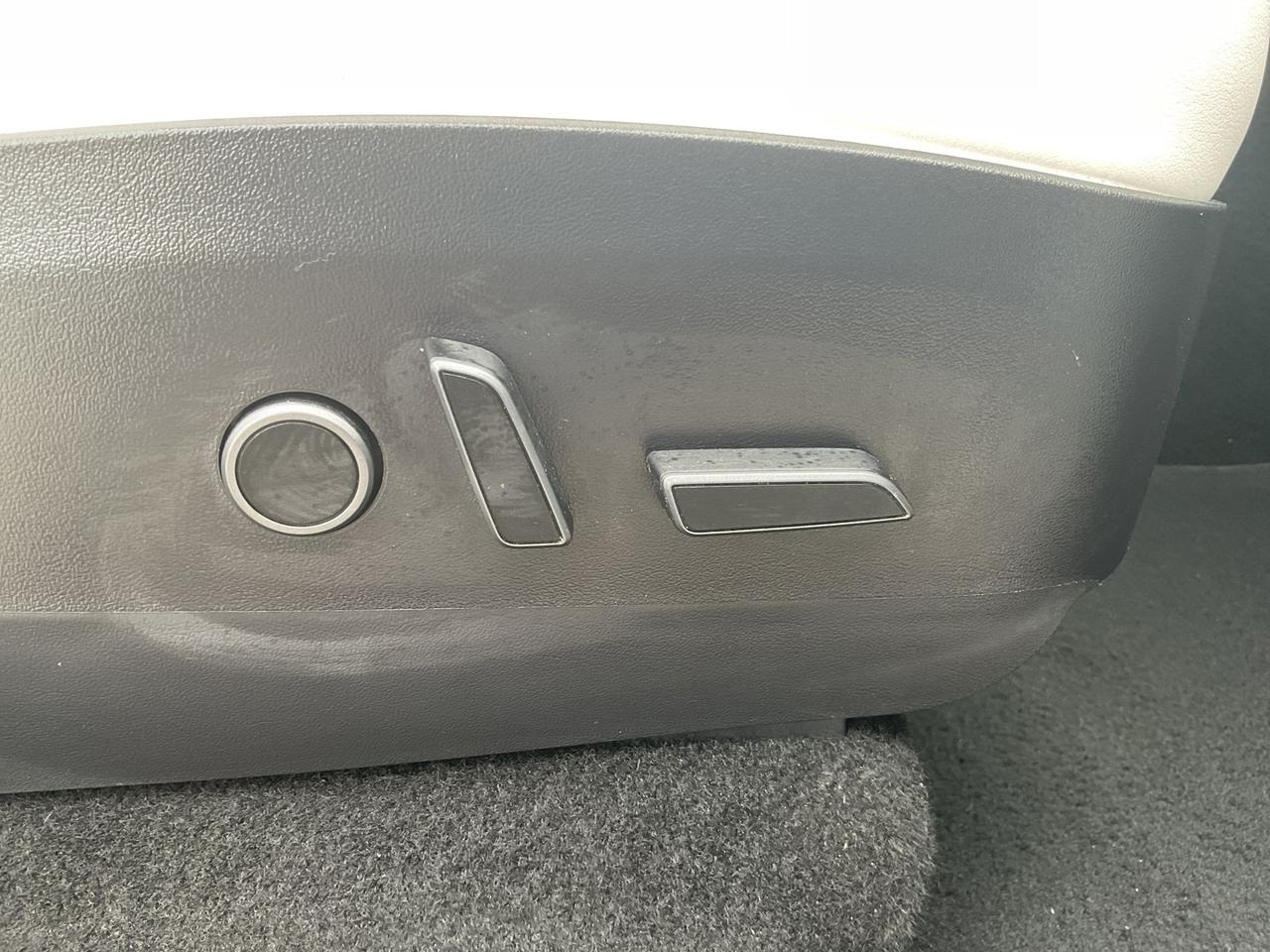 2021 Tesla Model Y Long Range - WHITE LEATHER! NA! CAMERAS! EV RATES! Photo