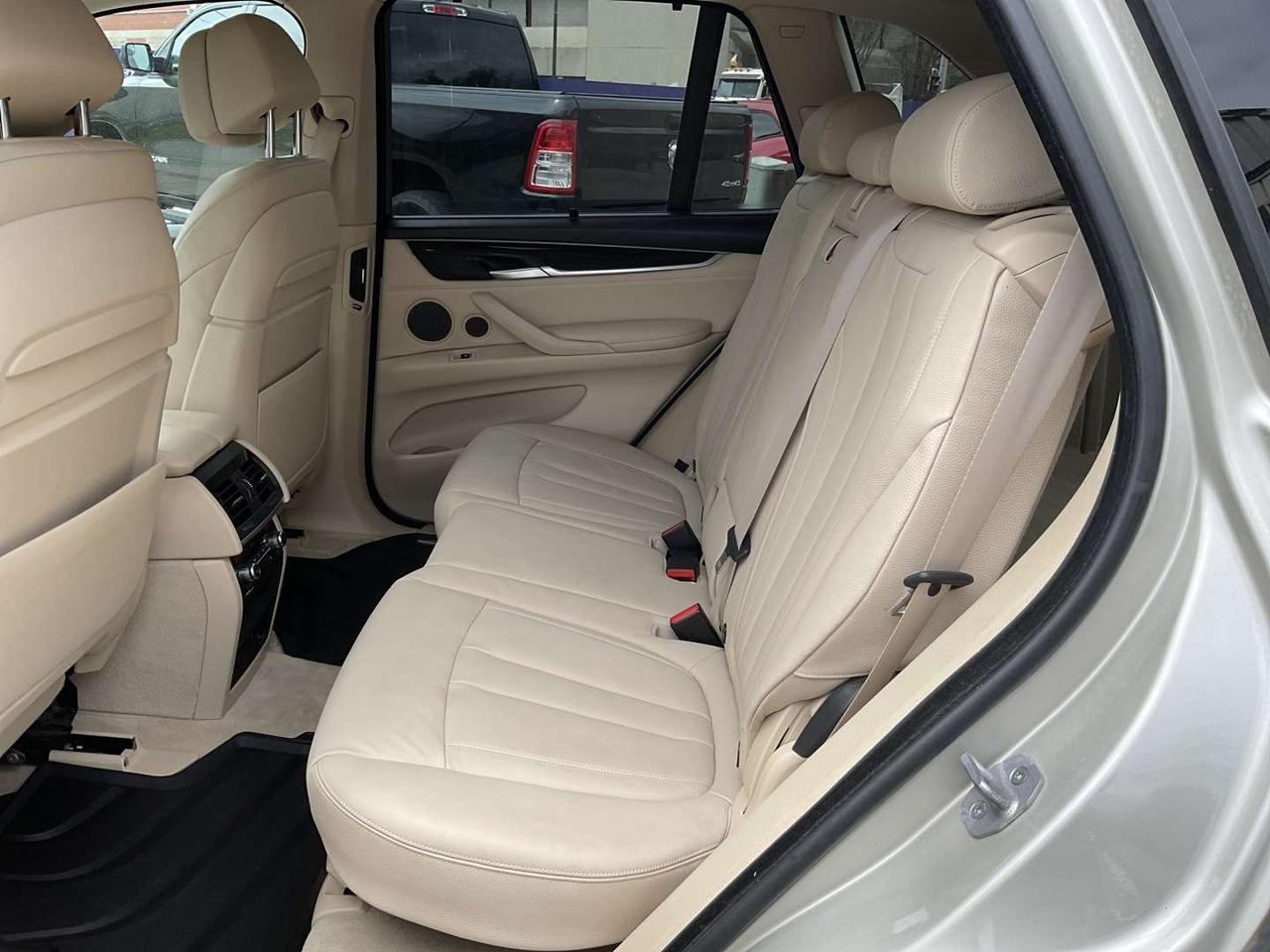 2015 BMW X5 xDrive35i - LTHR! NAV! HUD! 360 CAM! BSM! NIGHT VISION! SOFT CLOSE! Photo