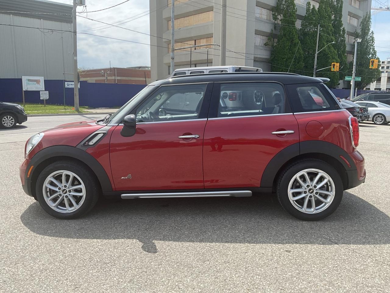 2015 MINI Countryman S ALL4 - LEATHER! PANO ROOF! BLUETOOTH! HTD SEATS! Photo3