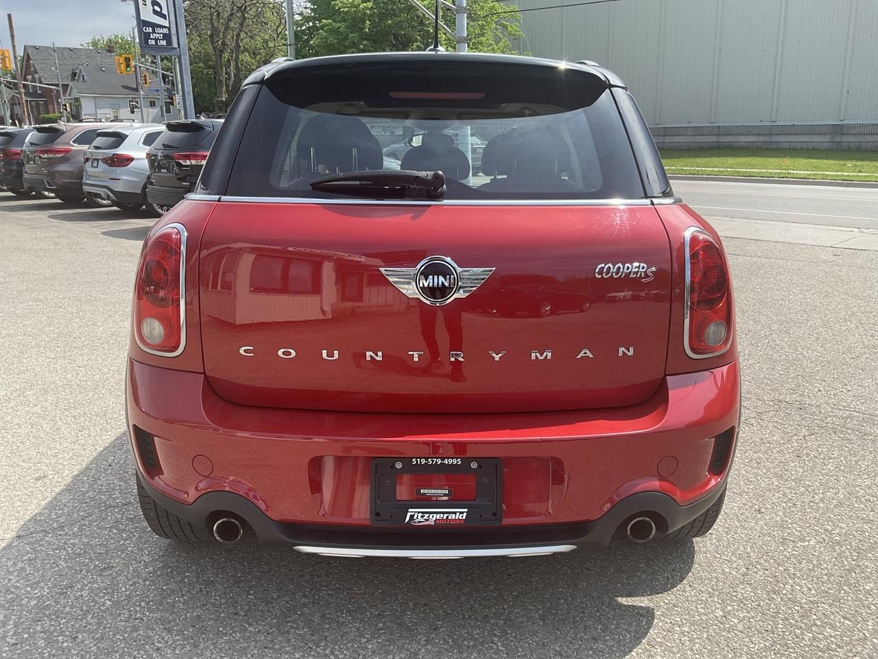 2015 MINI Countryman S ALL4 - LEATHER! PANO ROOF! BLUETOOTH! HTD SEATS! Photo