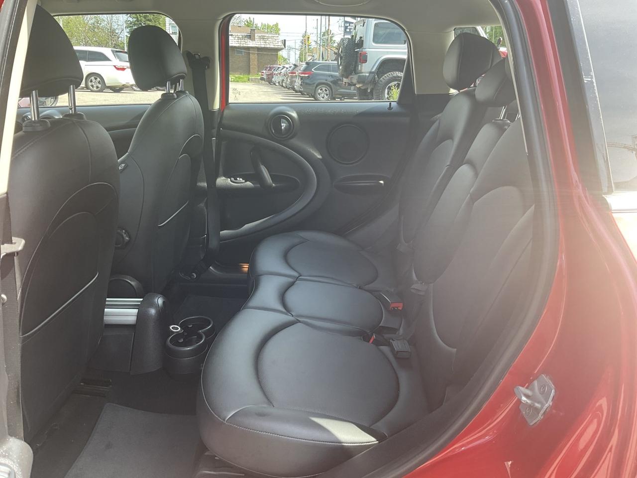 2015 MINI Countryman S ALL4 - LEATHER! PANO ROOF! BLUETOOTH! HTD SEATS! Photo