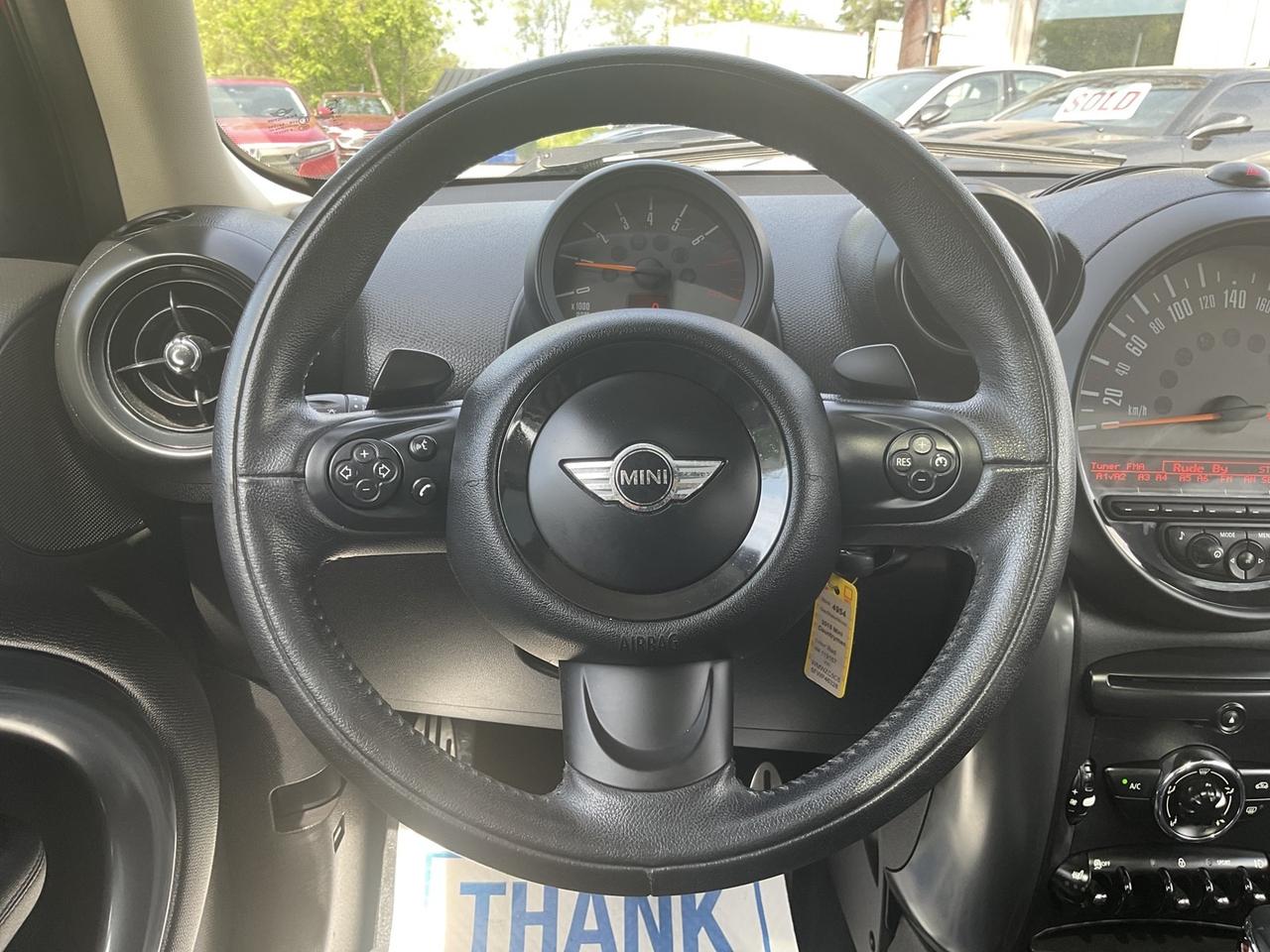 2015 MINI Countryman S ALL4 - LEATHER! PANO ROOF! BLUETOOTH! HTD SEATS! Photo