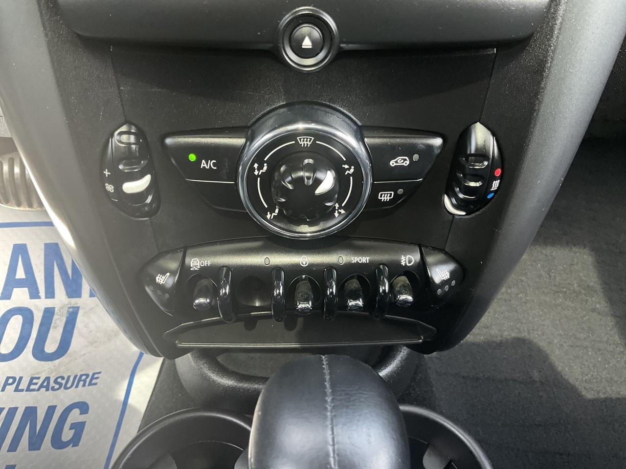 2015 MINI Countryman S ALL4 - LEATHER! PANO ROOF! BLUETOOTH! HTD SEATS! Photo