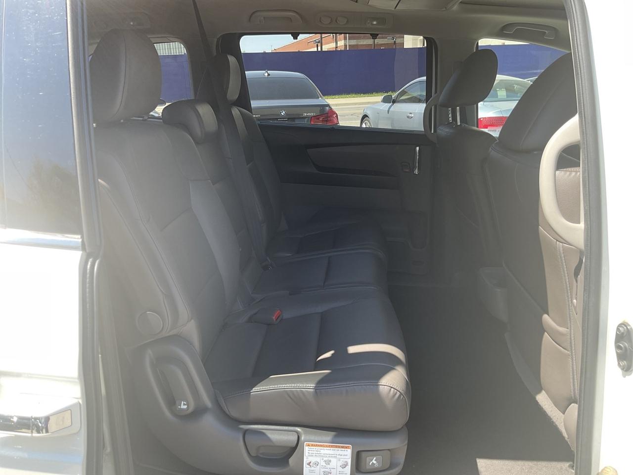 2015 Honda Odyssey Touring - LTHR! NAV! BACK-UP CAM! BSM! DVD! 8 PASS Photo