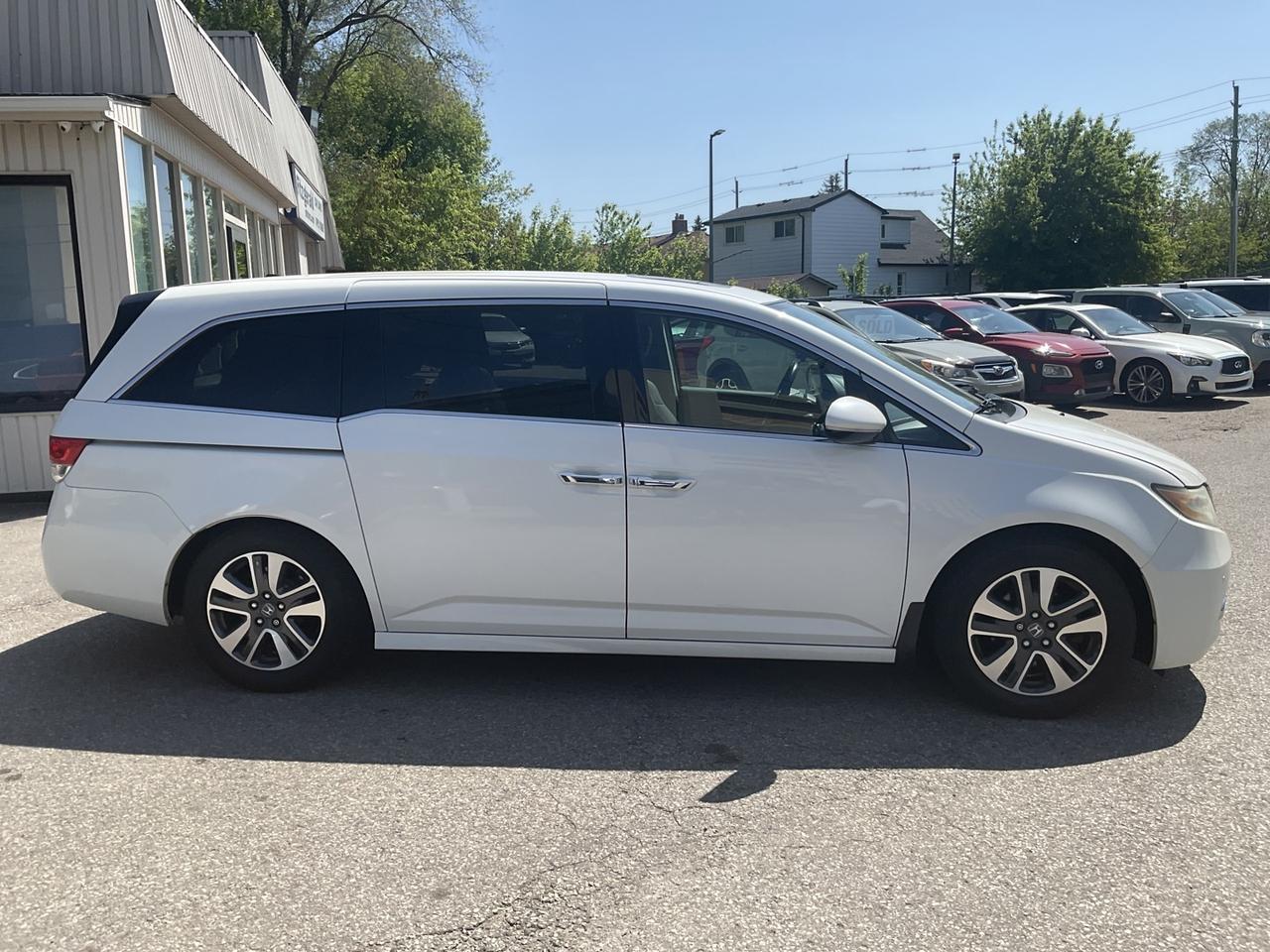 2015 Honda Odyssey Touring - LTHR! NAV! BACK-UP CAM! BSM! DVD! 8 PASS Photo