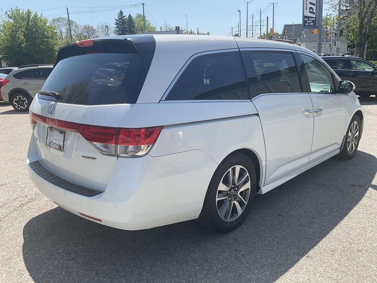 2015 Honda Odyssey Touring - LTHR! NAV! BACK-UP CAM! BSM! DVD! 8 PASS Photo