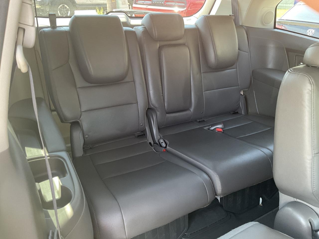 2015 Honda Odyssey Touring - LTHR! NAV! BACK-UP CAM! BSM! DVD! 8 PASS Photo