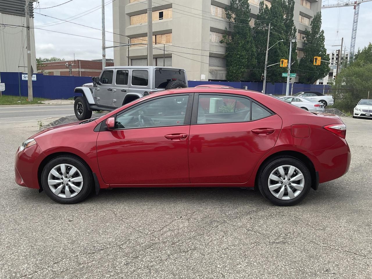 2015 Toyota Corolla LE - BACK-UP CAM! HEATED SEATS! BLUETOOTH! Photo
