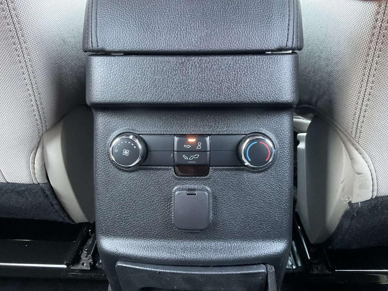 2018 Ford Explorer Base FWD - BACK-UP CAM! BLUETOOTH! 7 PASS! Photo