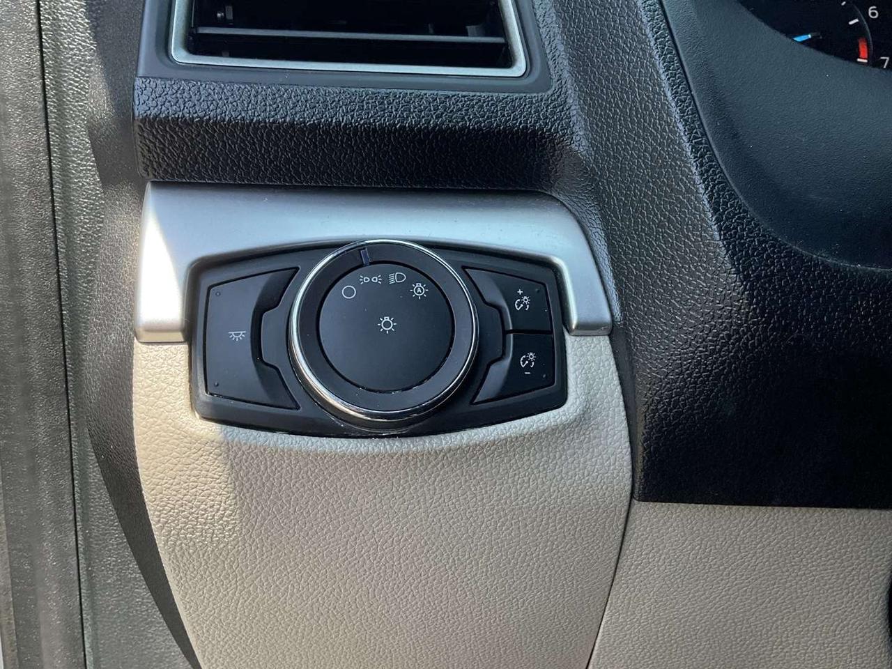 2018 Ford Explorer Base FWD - BACK-UP CAM! BLUETOOTH! 7 PASS! Photo