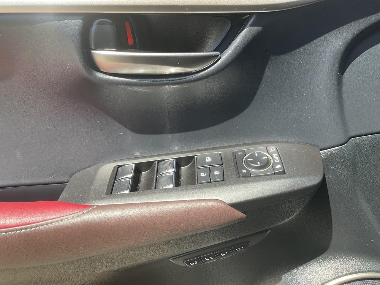 2019 Lexus NX 300 EXECUTIVE AWD - RED LTHR! NAV! 360 CAM! HUD! SUNRO Photo