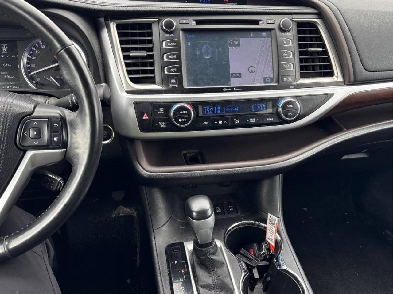 2015 Toyota Highlander Limited AWD V6 - LTHR! NAV! BACK-UP CAM! BSM! COOL Photo