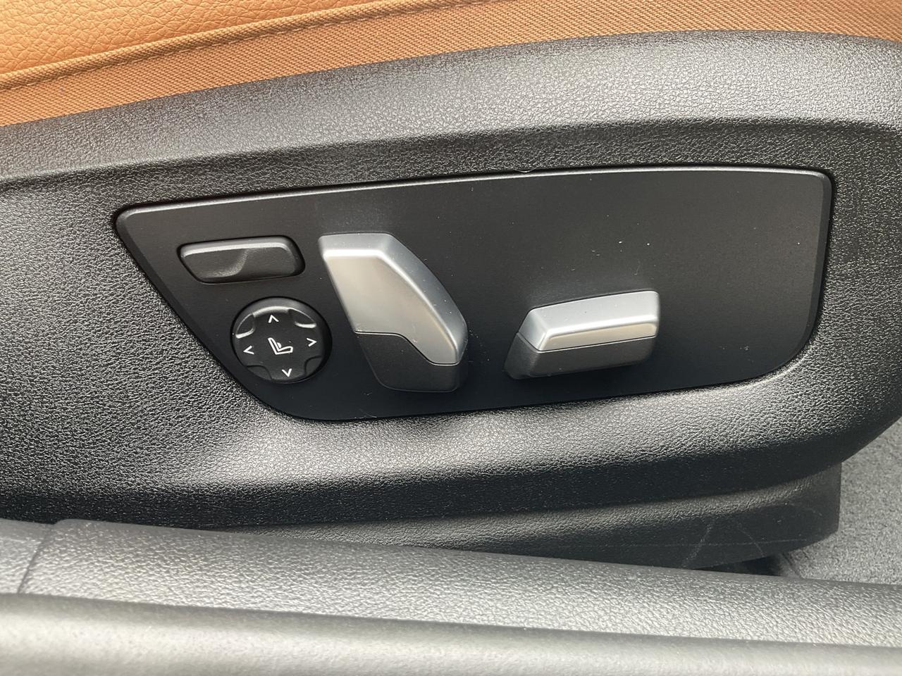 2020 BMW 5 Series 530i xDrive - SOFT CLOSE! NAV! BACK-UP CAM! BSM! H Photo