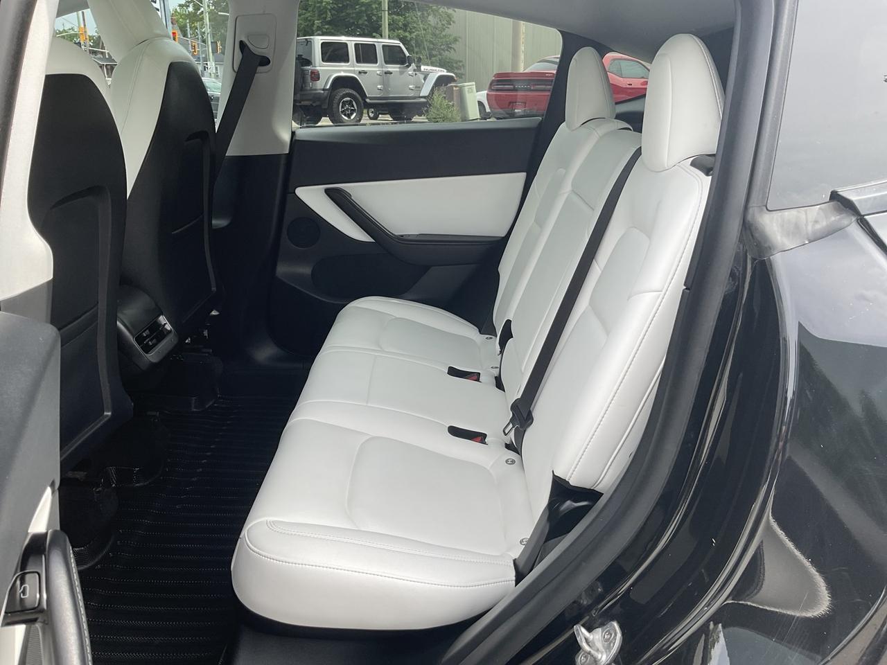 2021 Tesla Model Y Long Range - WHITE LEATHER! NAV! CAMERAS! EV RATES Photo