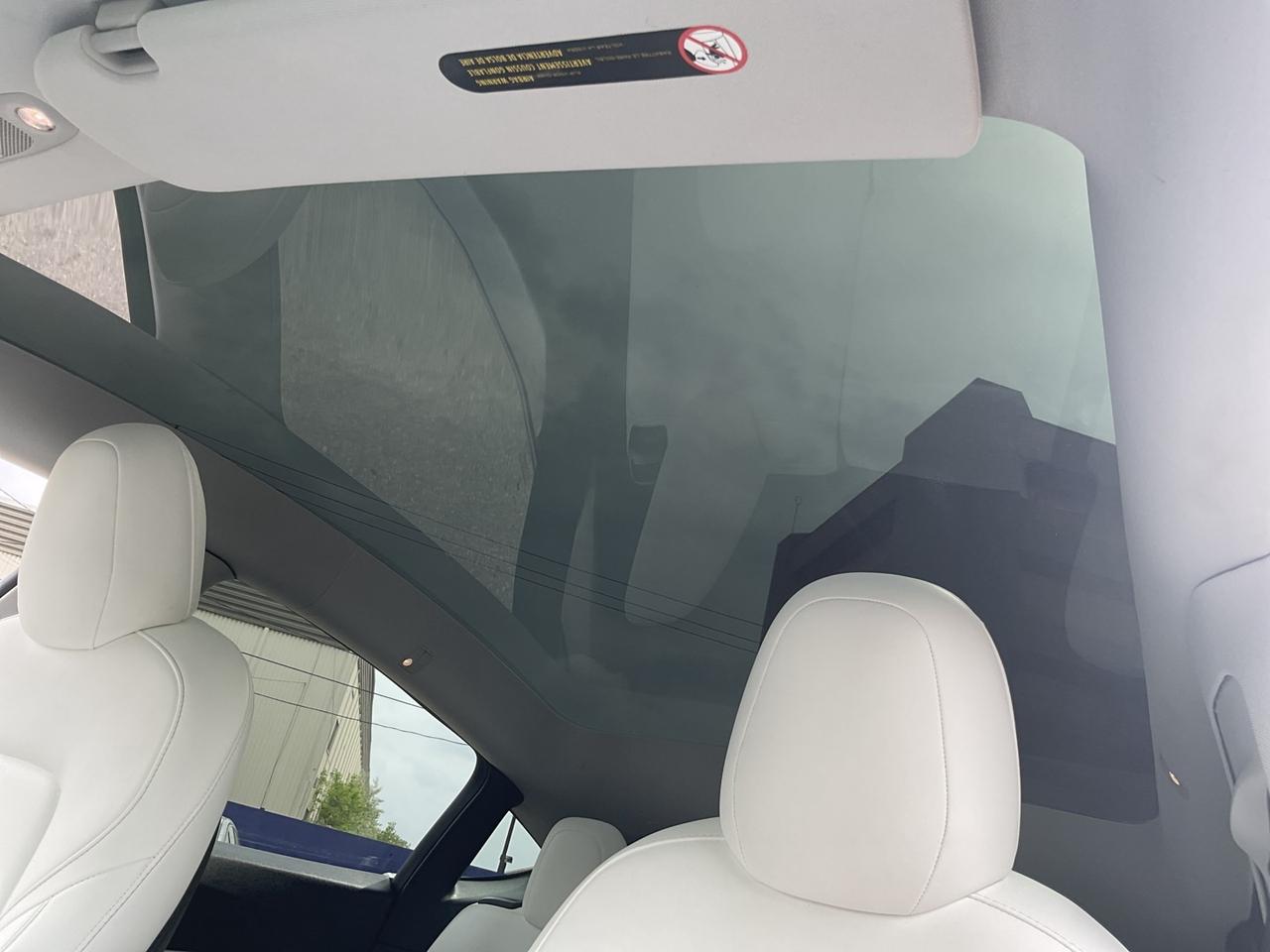 2021 Tesla Model Y Long Range - WHITE LEATHER! NAV! CAMERAS! EV RATES Photo
