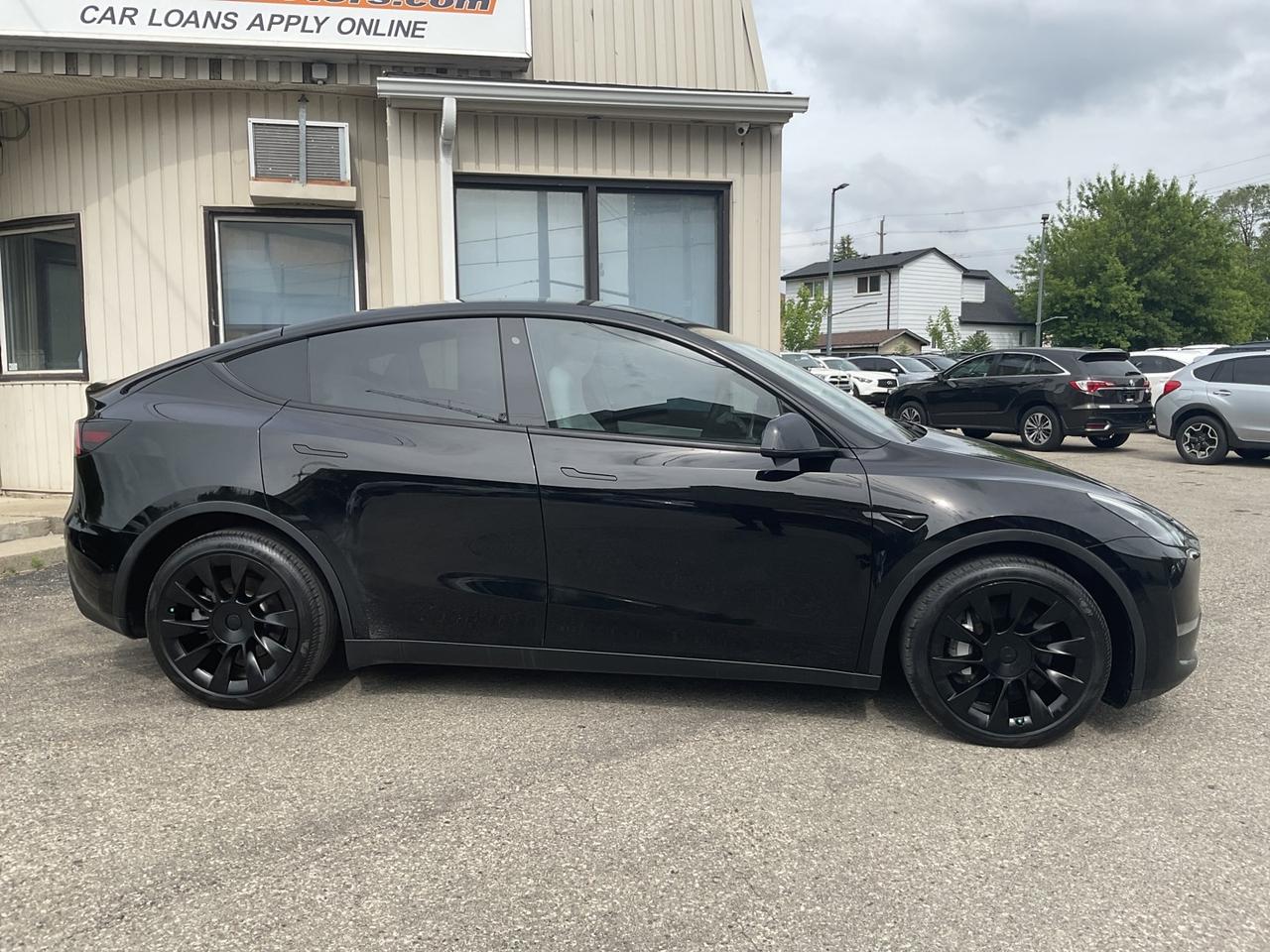 2021 Tesla Model Y Long Range - WHITE LEATHER! NAV! CAMERAS! EV RATES Photo