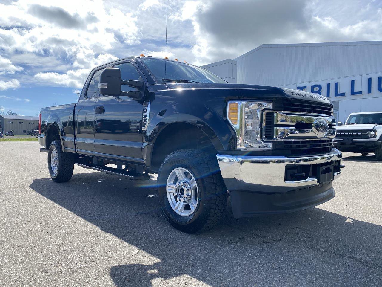 2017 Ford SUPER DUTY F-250 SRW XLT Photo