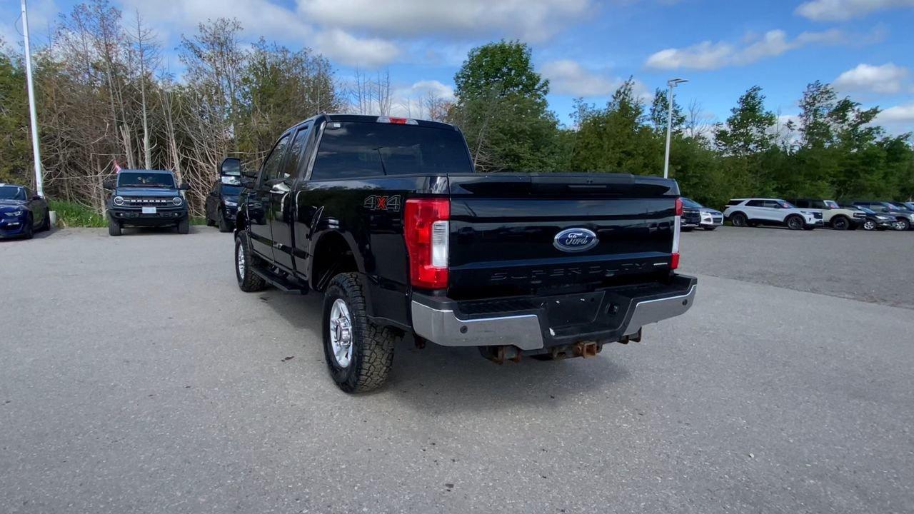 2017 Ford SUPER DUTY F-250 SRW XLT Photo