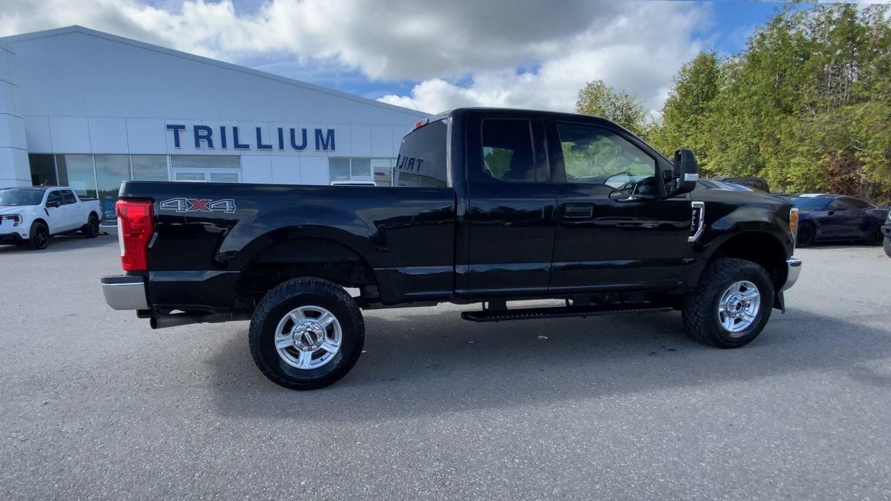 2017 Ford SUPER DUTY F-250 SRW XLT Photo