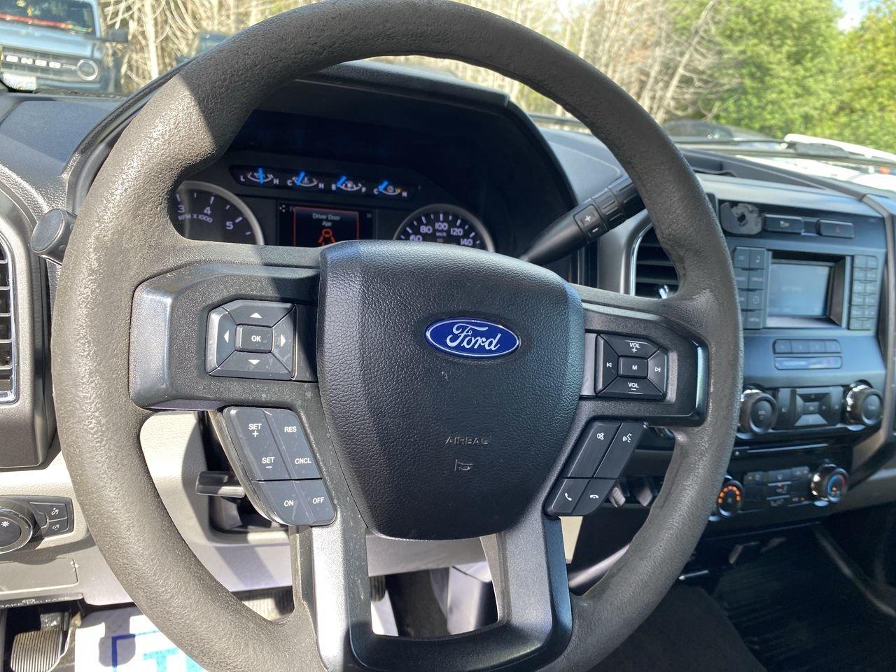 2017 Ford SUPER DUTY F-250 SRW XLT Photo