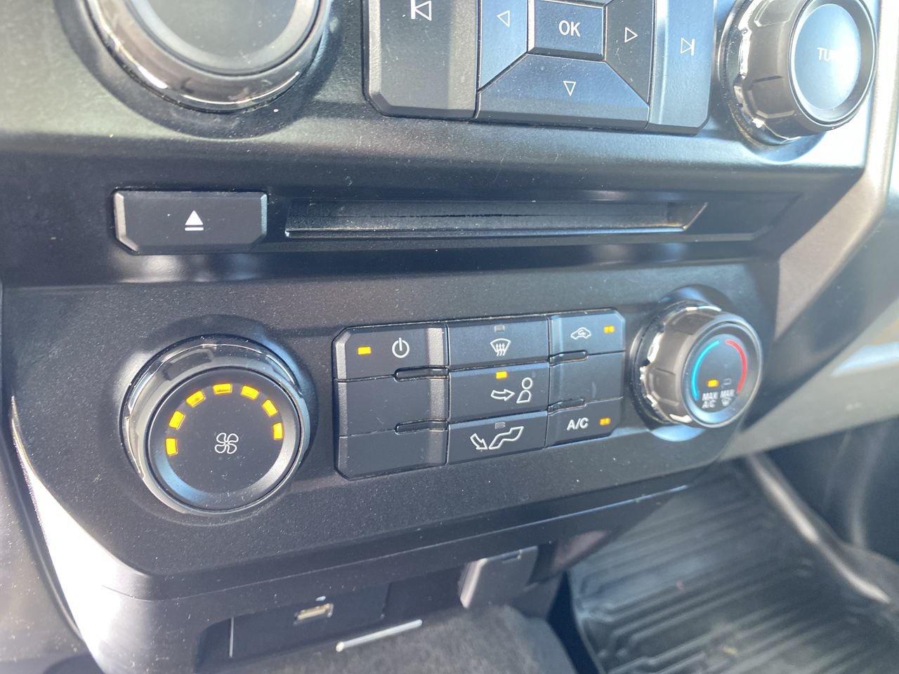 2017 Ford SUPER DUTY F-250 SRW XLT Photo