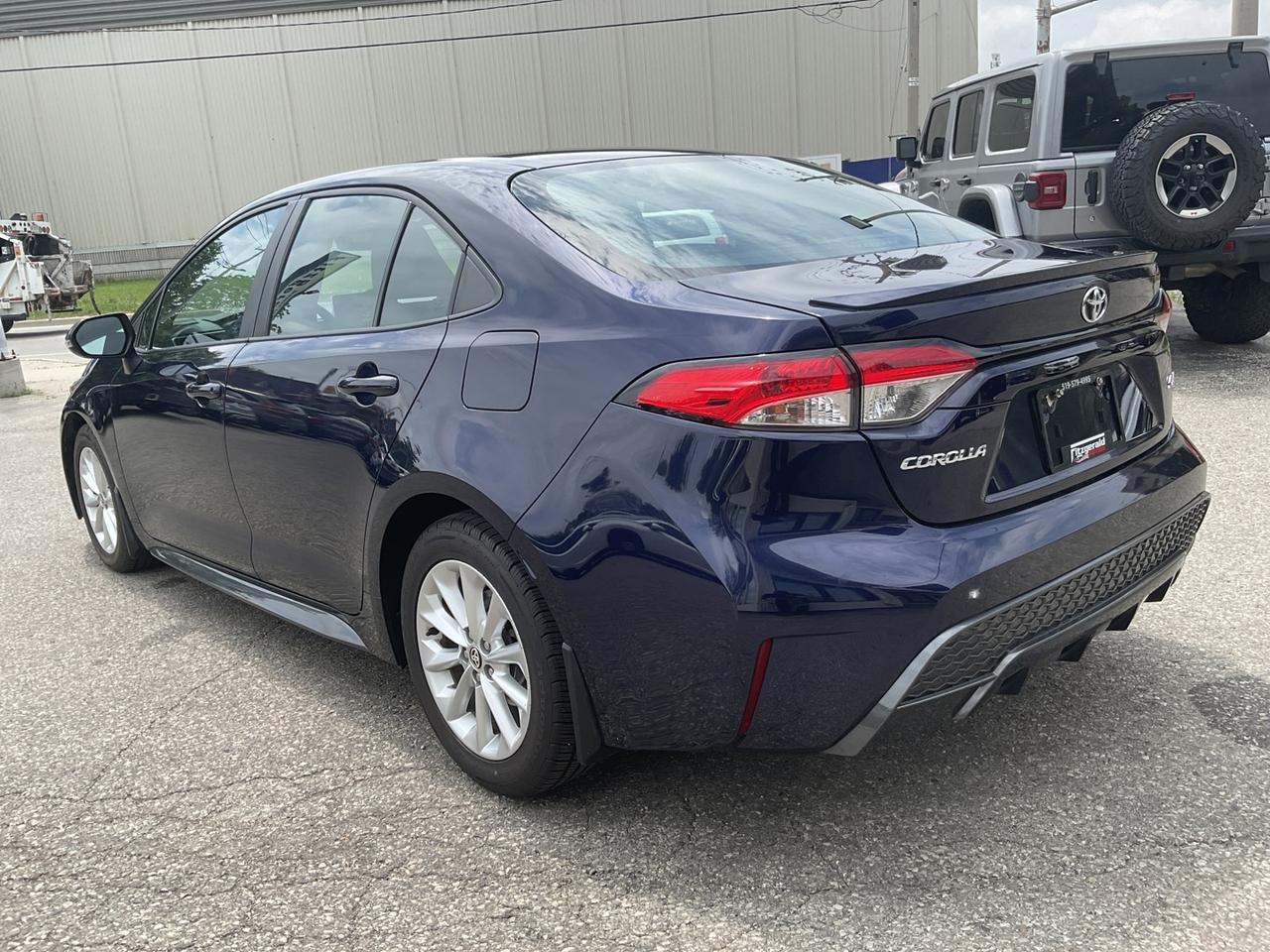 2021 Toyota Corolla SE ALLOYS! CAR PLAY! BACK-UP CAM! BSM! Photo