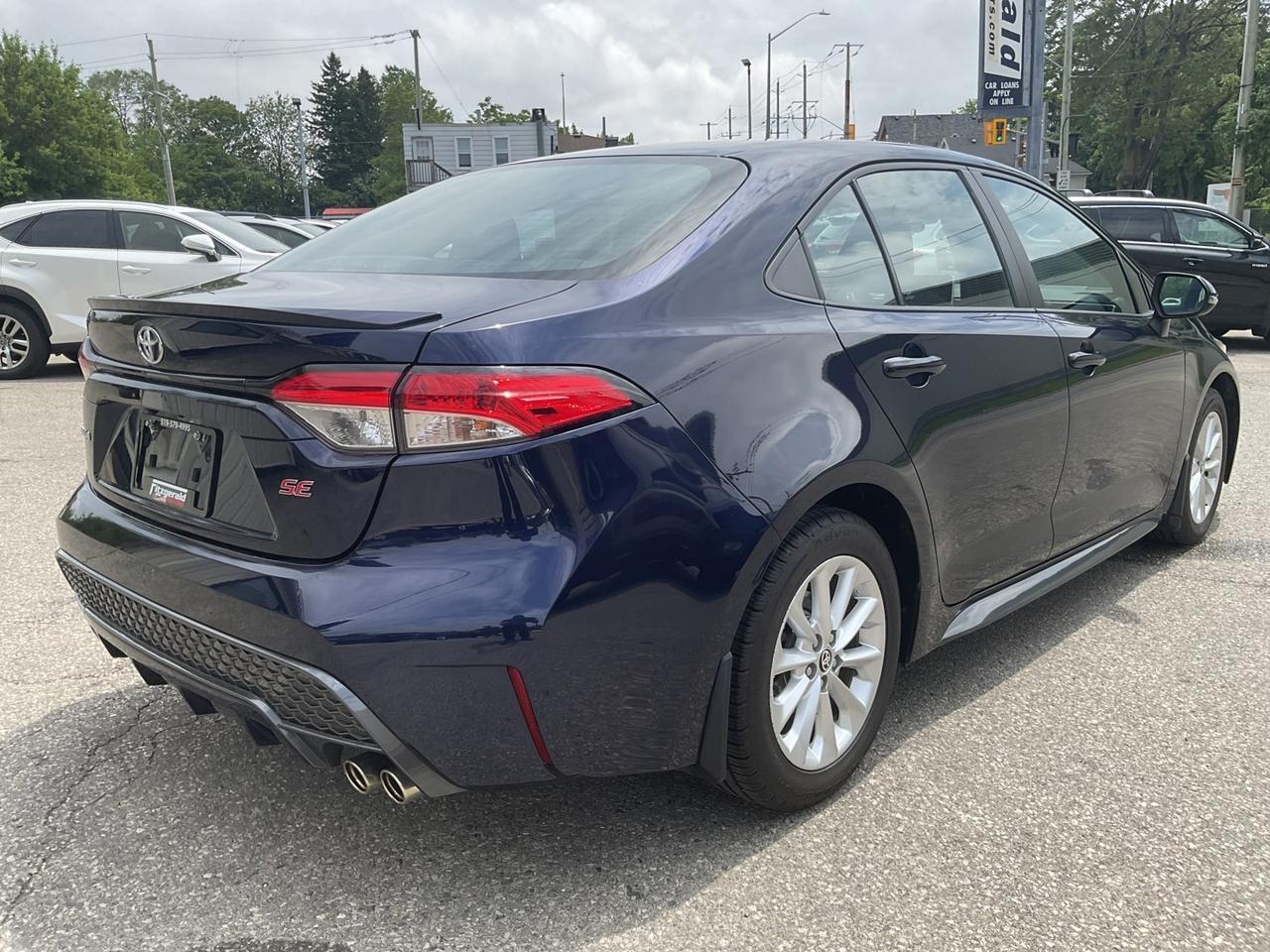 2021 Toyota Corolla SE ALLOYS! CAR PLAY! BACK-UP CAM! BSM! Photo