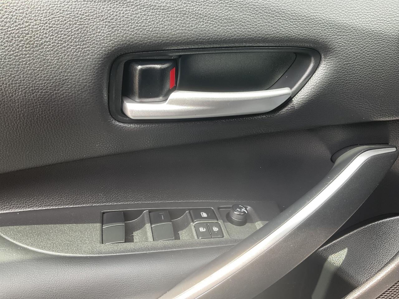 2021 Toyota Corolla SE ALLOYS! CAR PLAY! BACK-UP CAM! BSM! Photo