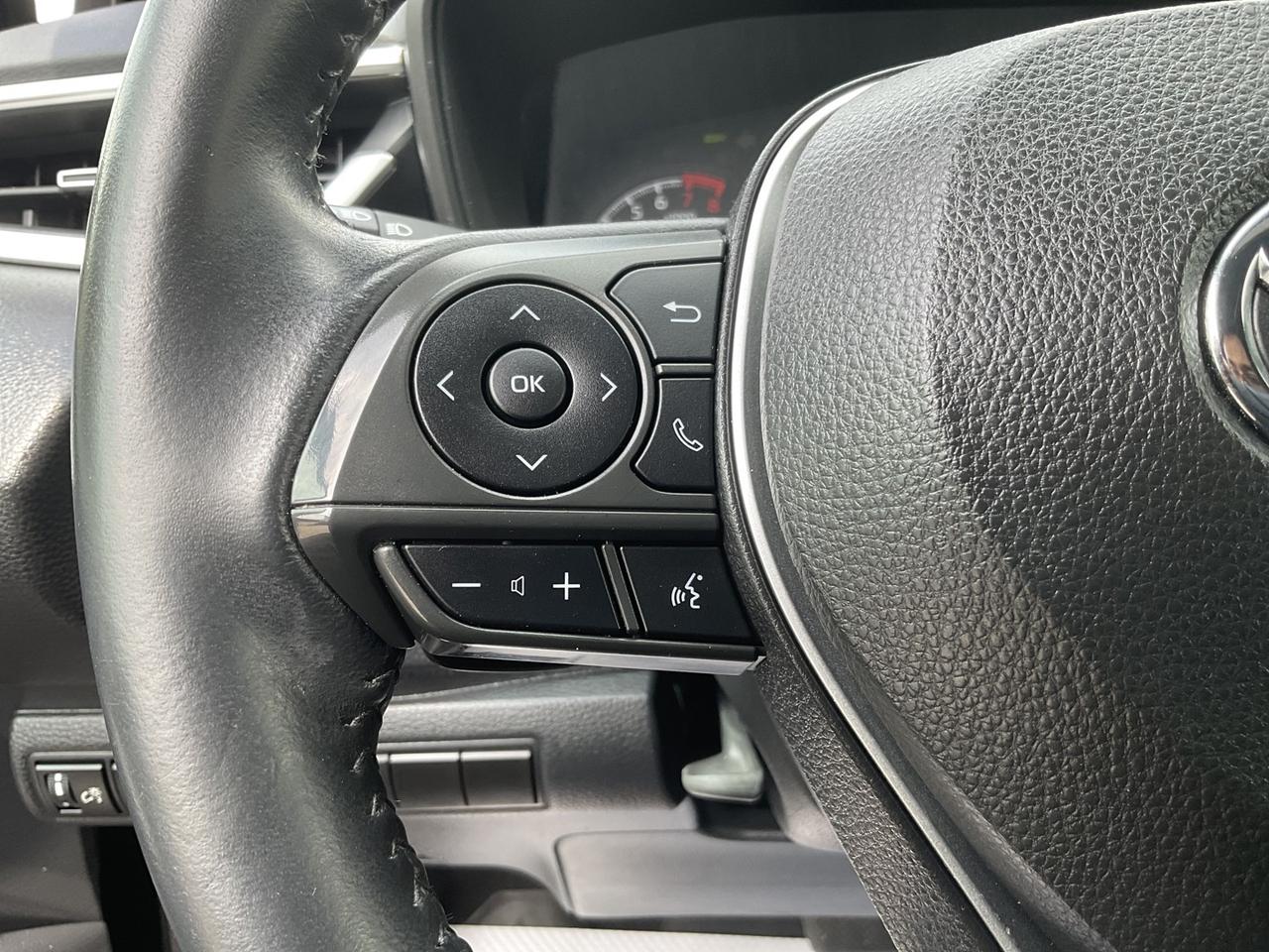 2021 Toyota Corolla SE ALLOYS! CAR PLAY! BACK-UP CAM! BSM! Photo