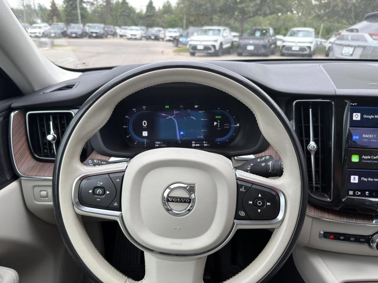 2022 Volvo XC60 Recharge T8 eAWD PHEV Inscription Expression Extended Range Photo