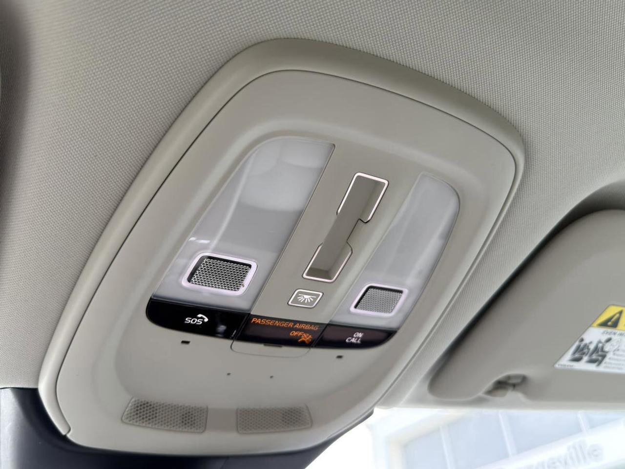 2022 Volvo XC60 Recharge T8 eAWD PHEV Inscription Expression Extended Range Photo