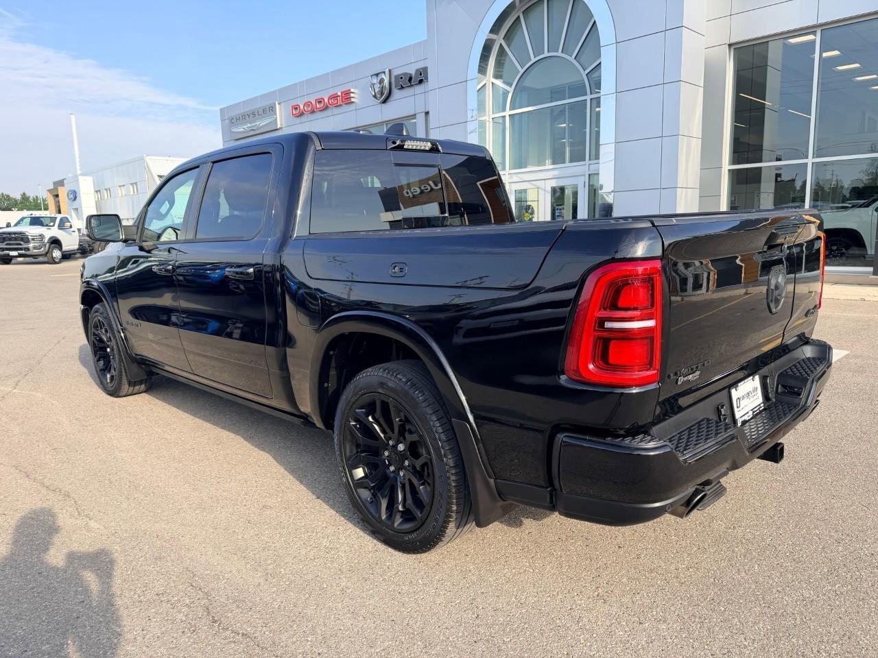 2025 RAM 1500 Limited 4x4 Crew Cab 5'7  Box Photo4