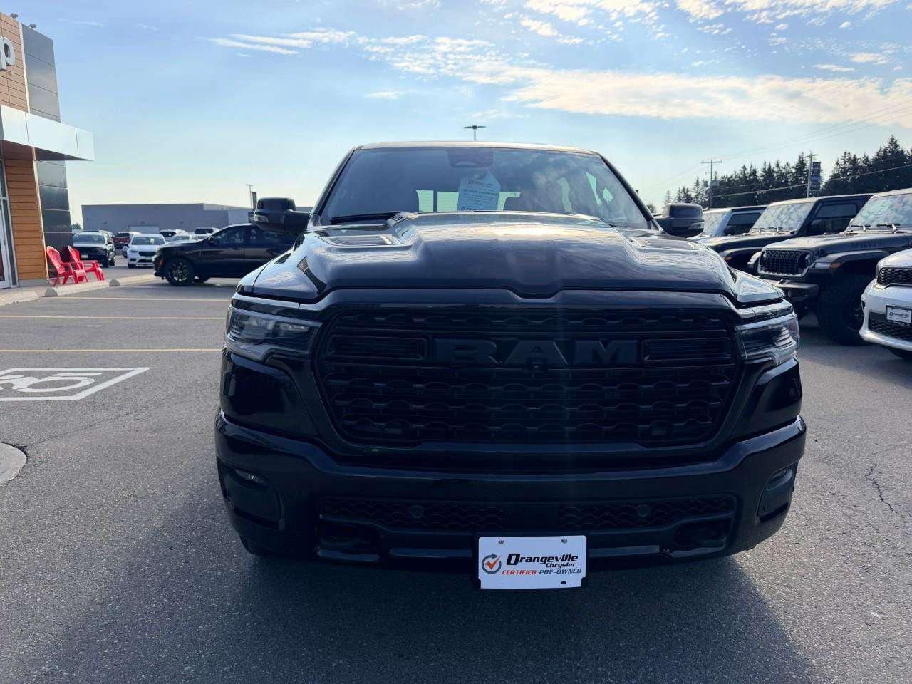 2025 RAM 1500 LIMTED NIGHT, 3.6L V6, 4X4, ALLOYS, LEATHER, NAV, 1-OWNER, CERTIFIED PREOWNED! Photo