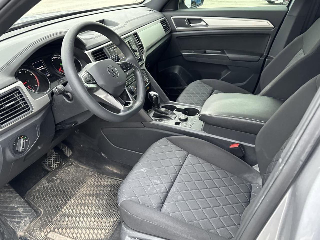 2020 Volkswagen Atlas Cross Sport Trendline 2.0 TSI 4MOTION Photo