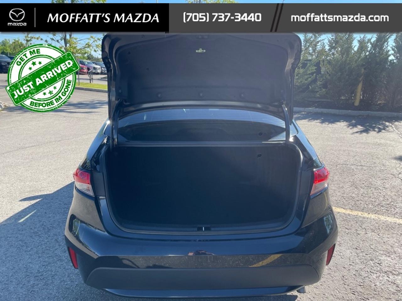 2021 Toyota Corolla LE CVT Photo