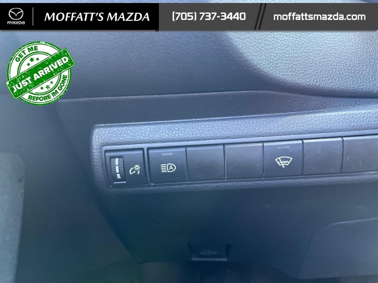 2021 Toyota Corolla LE CVT Photo