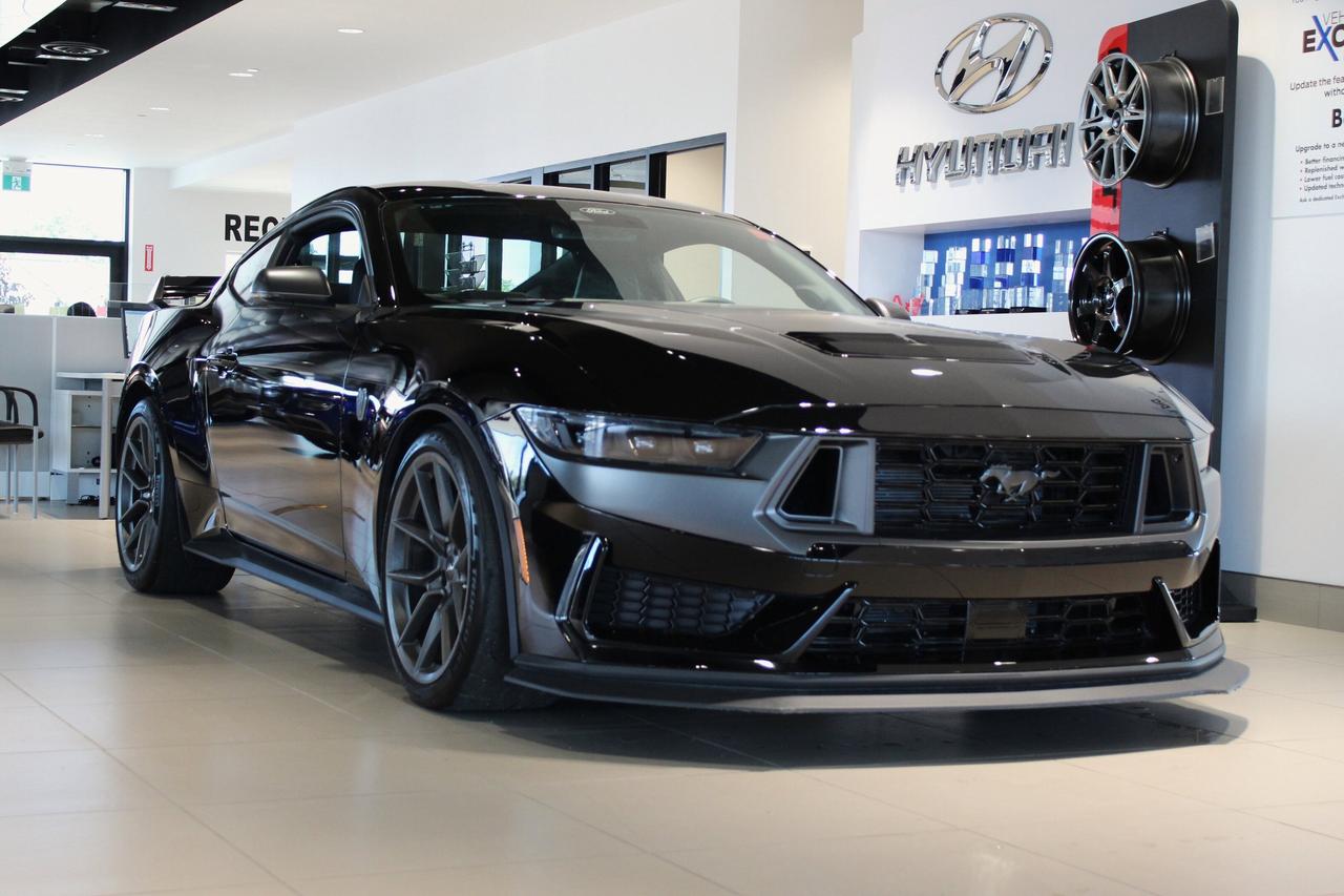 2025 Ford Mustang Dark Horse Photo