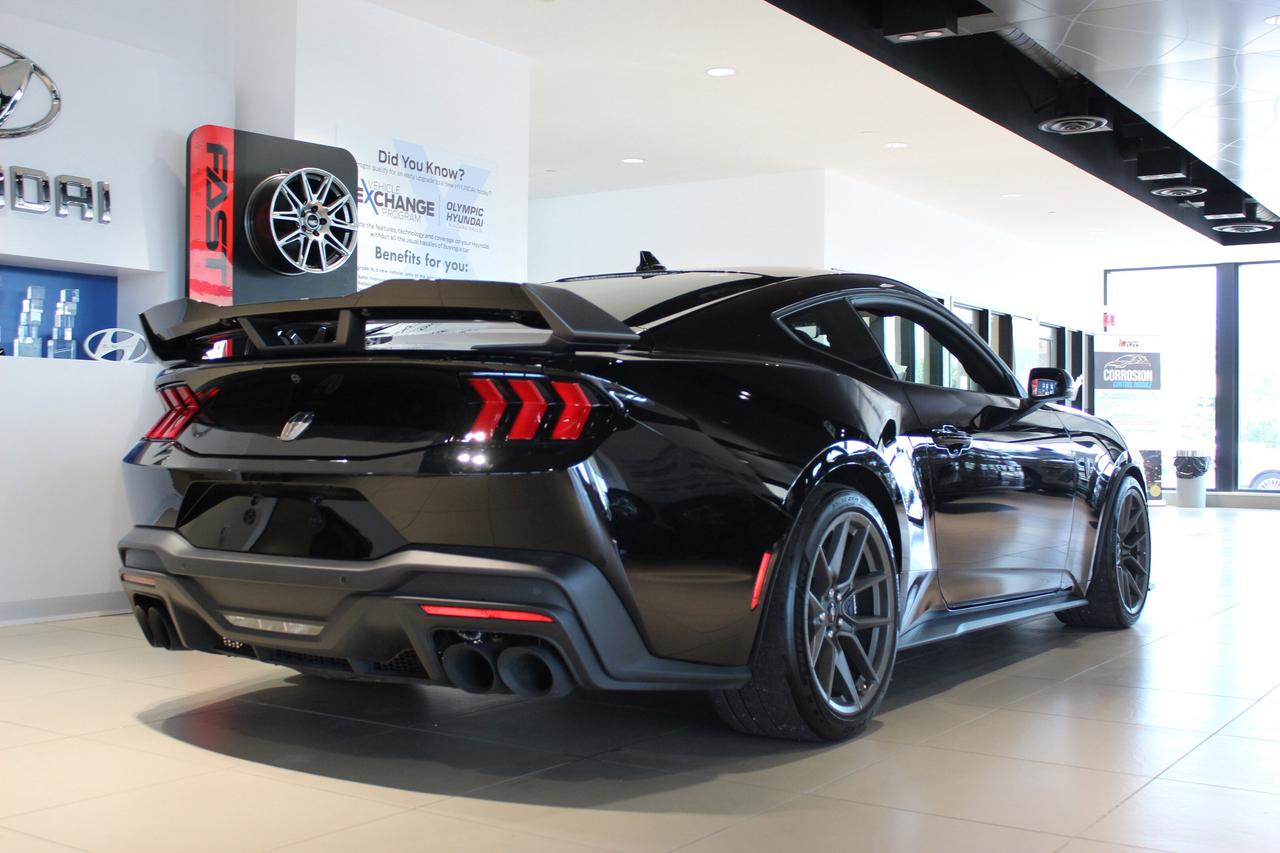 2025 Ford Mustang Dark Horse Photo