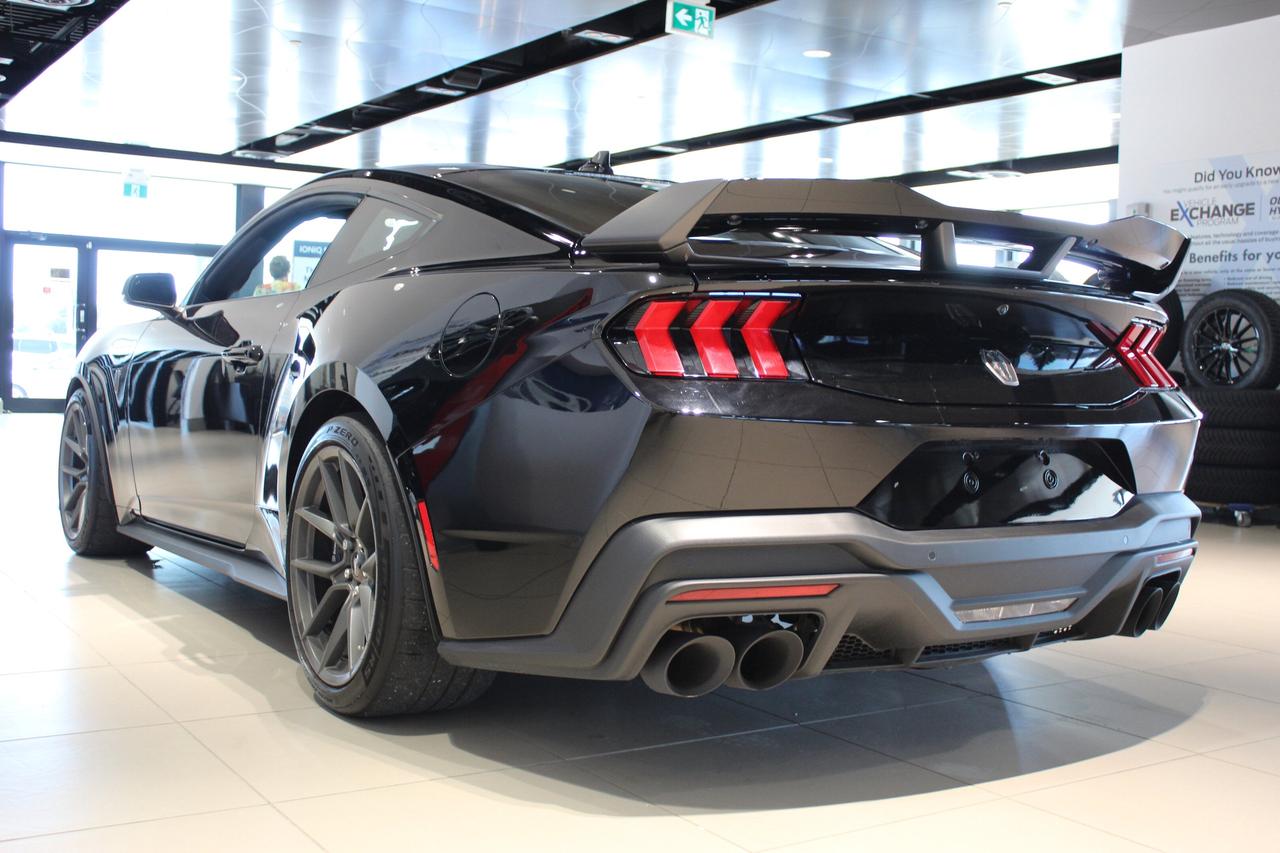 2025 Ford Mustang Dark Horse Photo
